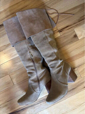 Anthropologie Matiko Suede Boots! Sz 38